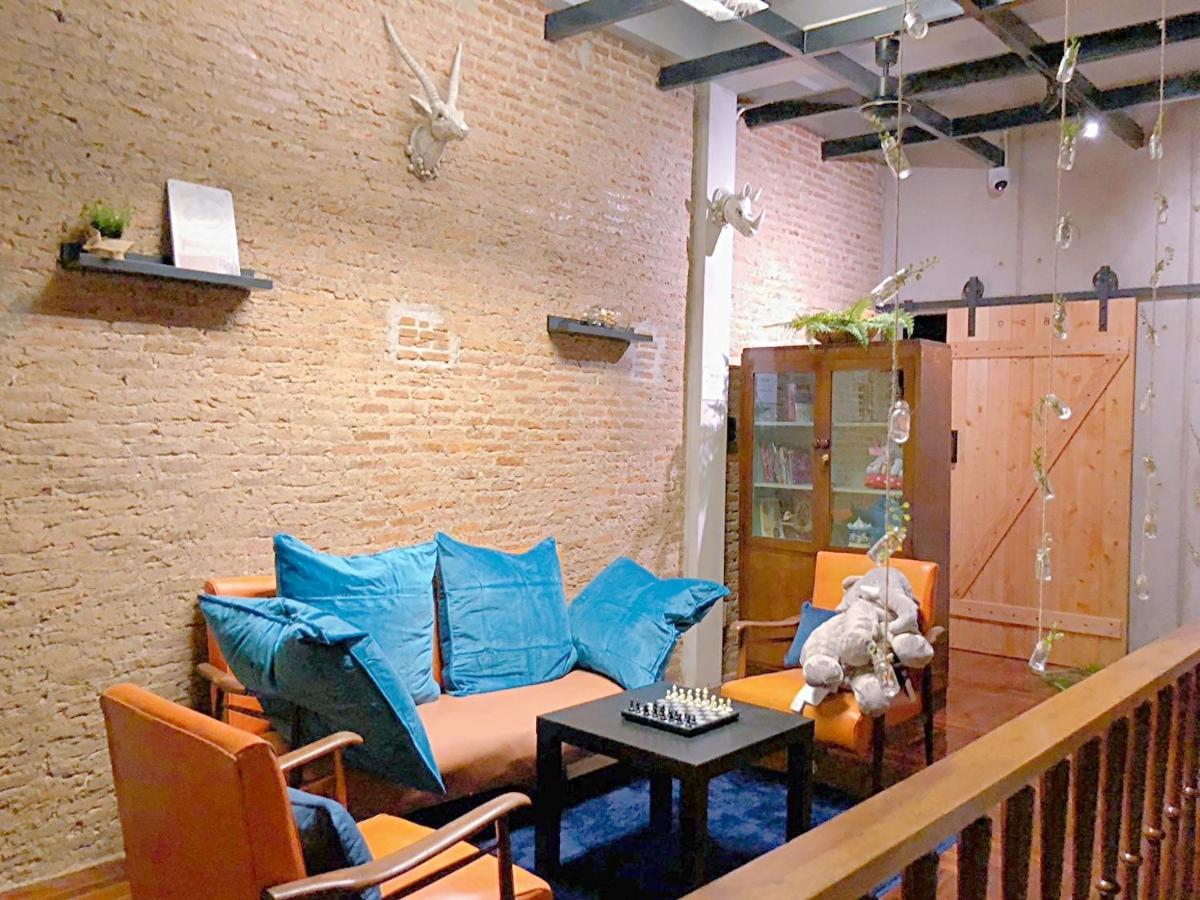 Meemaw'S House Hostel Bangkok Exterior photo